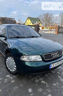 Седан Audi A4 1996 в Самборе