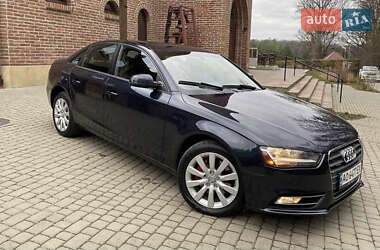 Седан Audi A4 2012 в Львові