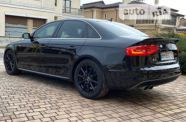 Седан Audi A4 2015 в 