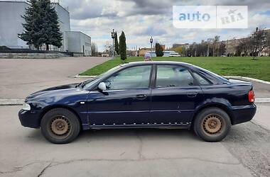 Седан Audi A4 2000 в Рівному