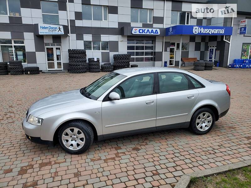 Седан Audi A4 2003 в Сарнах