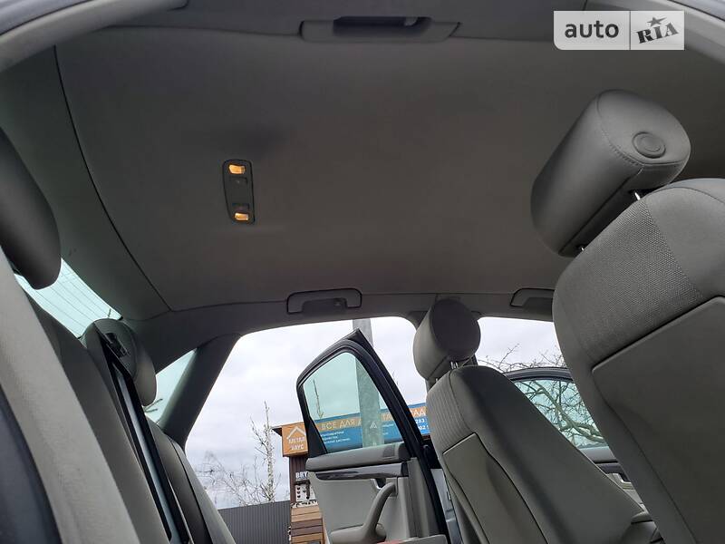 Седан Audi A4 2003 в Сарнах