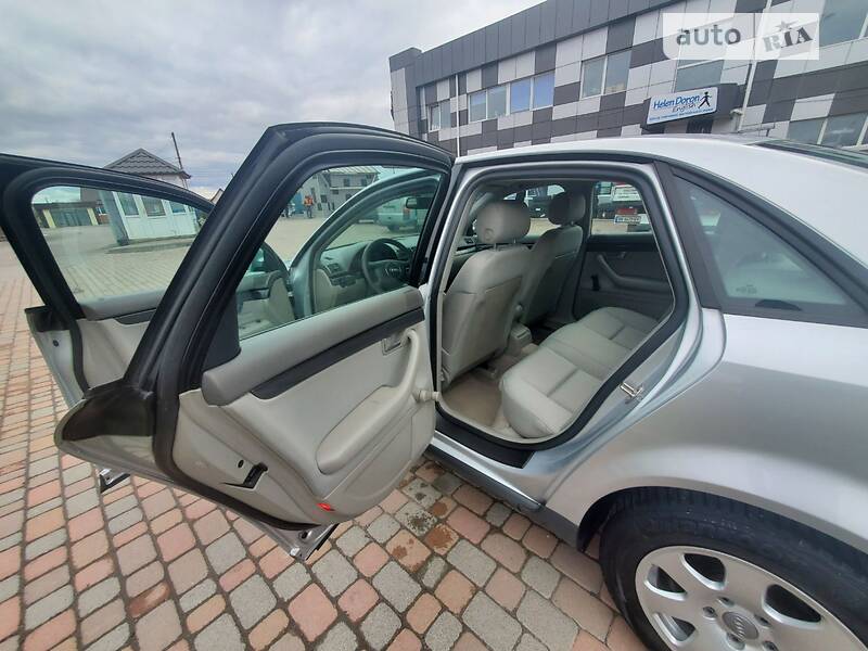 Седан Audi A4 2003 в Сарнах