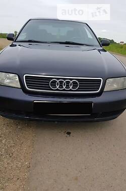 Седан Audi A4 1997 в Самборі