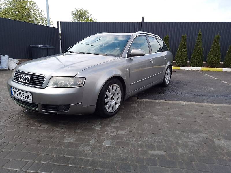 Универсал Audi A4 2004 в Коростене