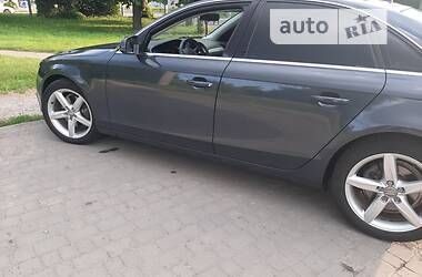 Седан Audi A4 2010 в Львове