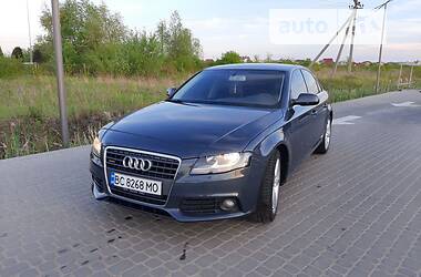 Седан Audi A4 2010 в Львове