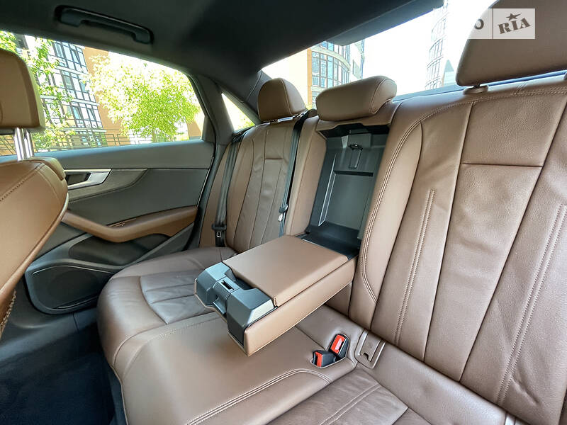 Седан Audi A4 2016 в Івано-Франківську