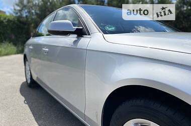 Седан Audi A4 2010 в 