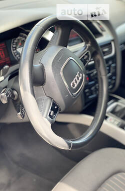 Седан Audi A4 2010 в 