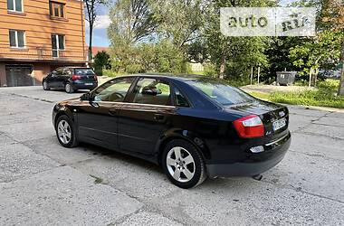Седан Audi A4 2004 в 