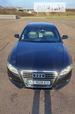 Седан Audi A4 2011 в Великом Березном