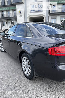 Седан Audi A4 2010 в Львові