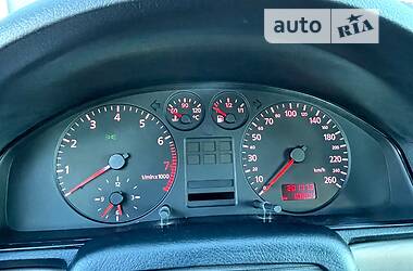 Седан Audi A4 2000 в 