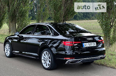 Седан Audi A4 2019 в 