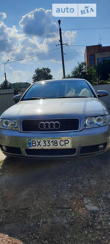 Седан Audi A4 2005 в Волочиске