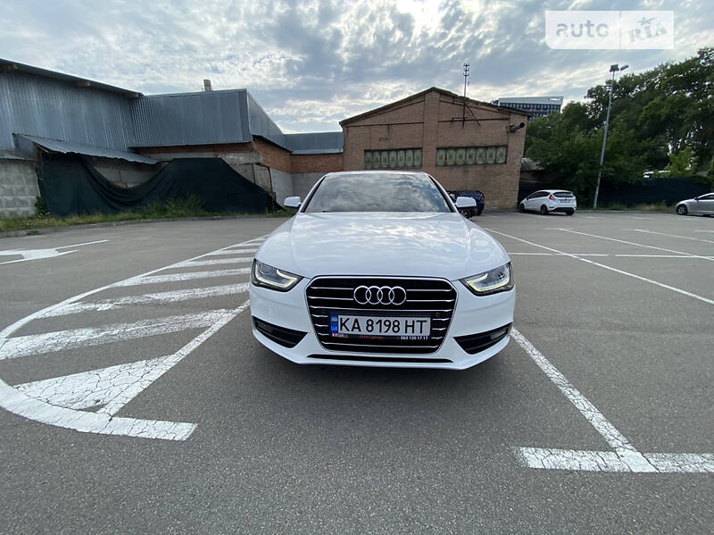 Седан Audi A4 2014 в Киеве