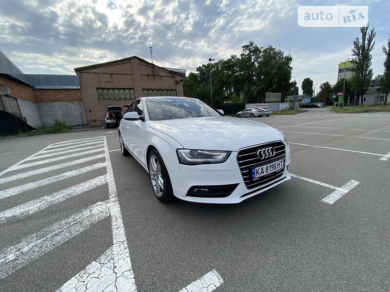 Седан Audi A4 2014 в Киеве