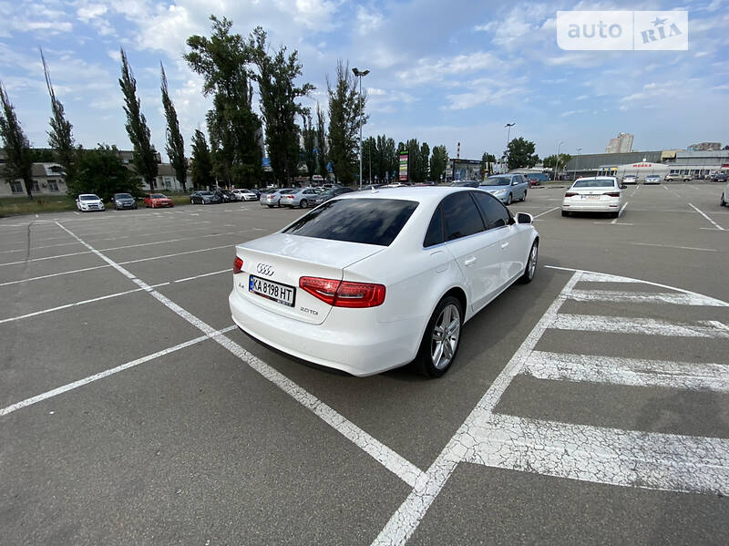 Седан Audi A4 2014 в Киеве
