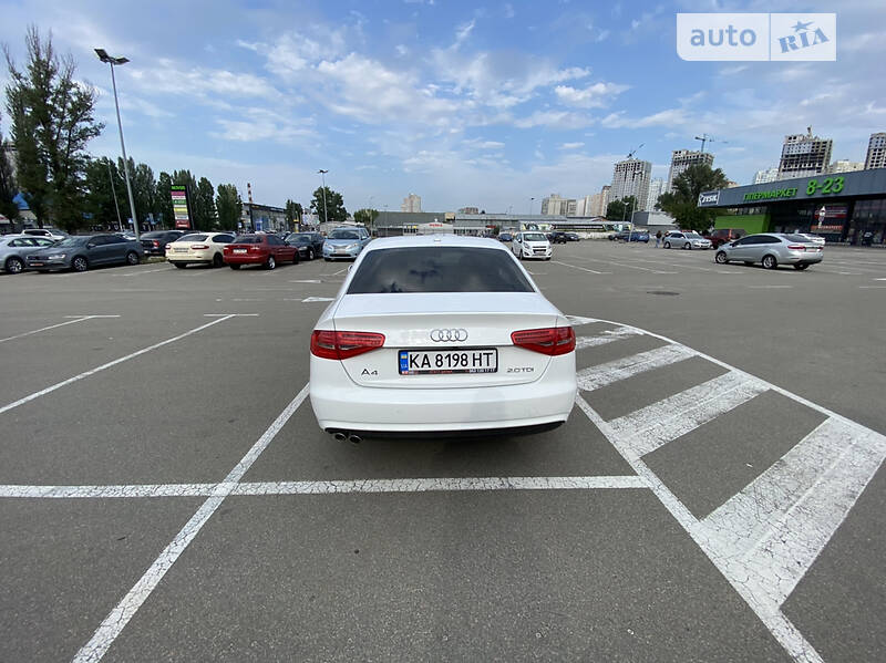 Седан Audi A4 2014 в Киеве