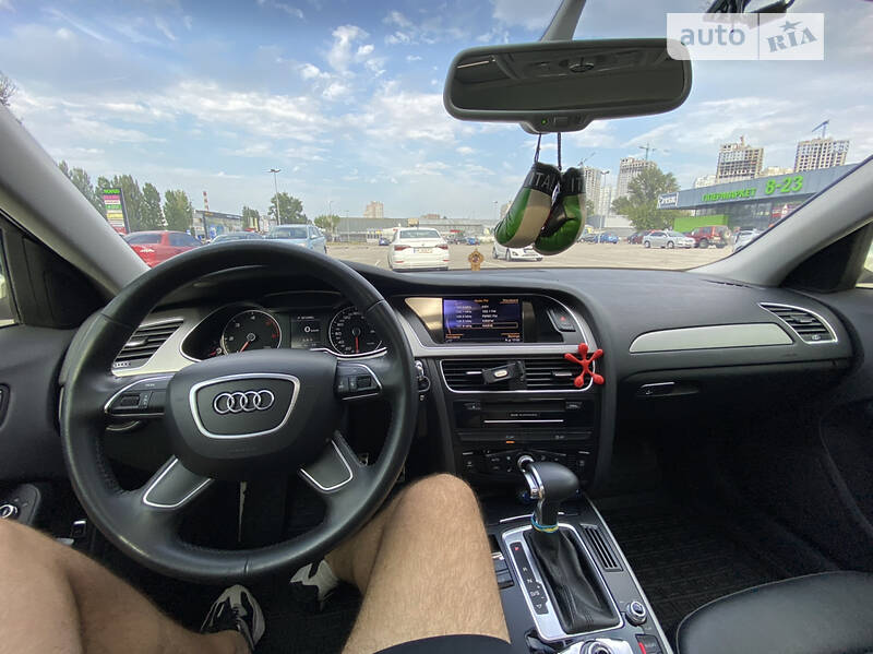 Седан Audi A4 2014 в Киеве