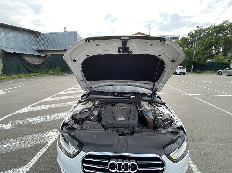 Седан Audi A4 2014 в Киеве