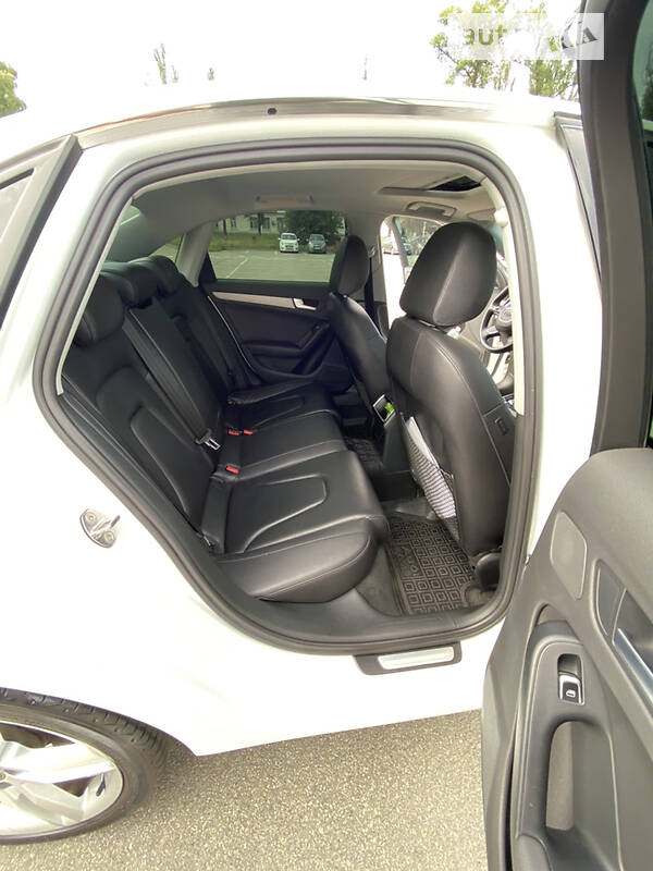 Седан Audi A4 2014 в Киеве