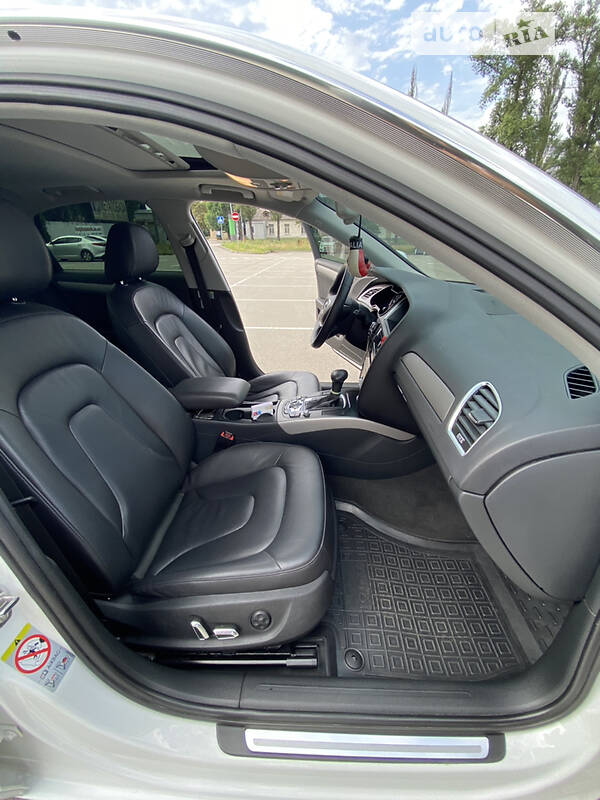 Седан Audi A4 2014 в Киеве