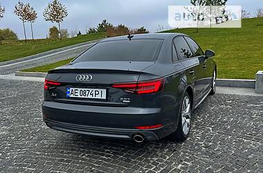 Седан Audi A4 2018 в 