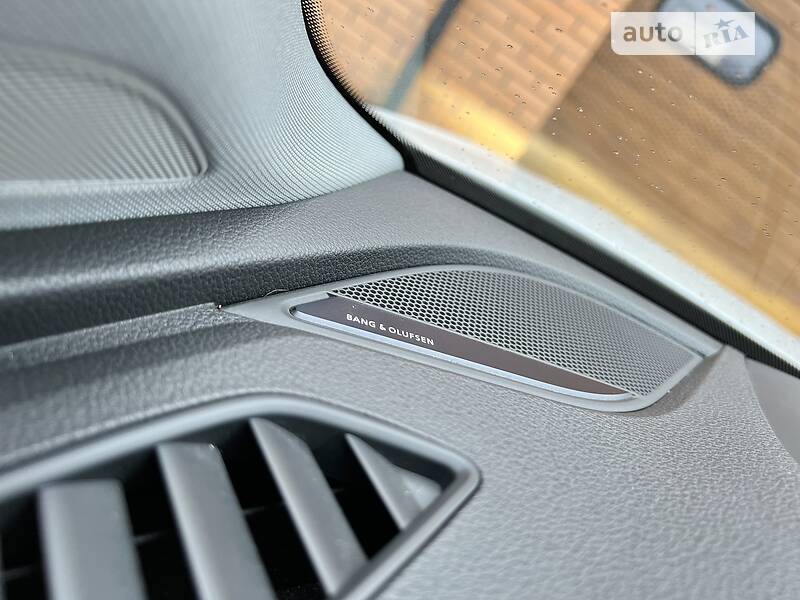 Седан Audi A4 2017 в Рівному