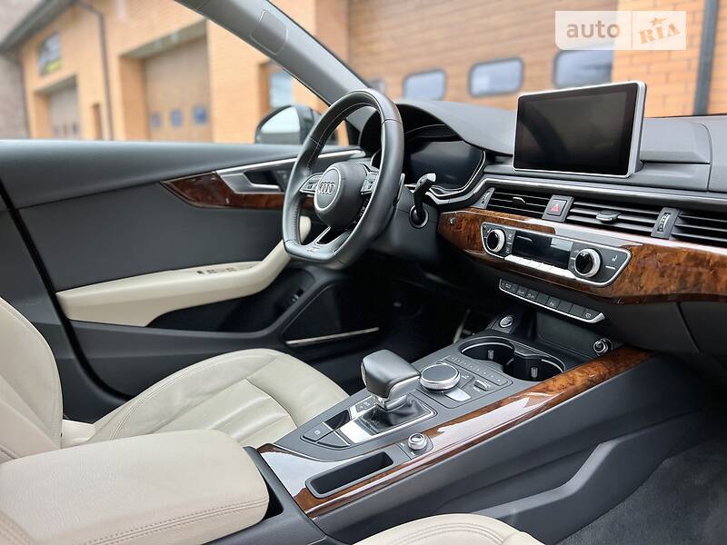 Седан Audi A4 2017 в Рівному