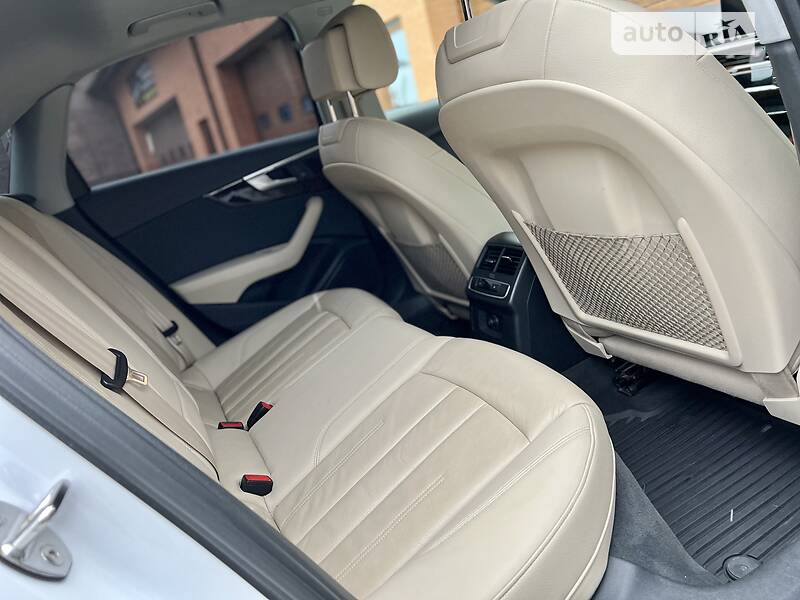 Седан Audi A4 2017 в Рівному