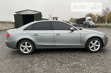 Седан Audi A4 2011 в Кременце