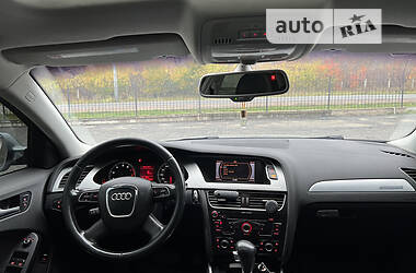 Седан Audi A4 2011 в Кременце