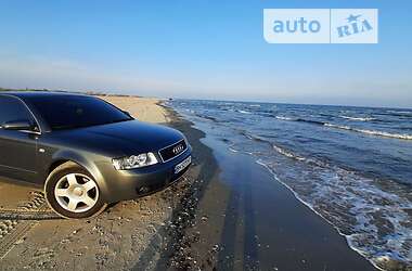 Седан Audi A4 2004 в Вилкове