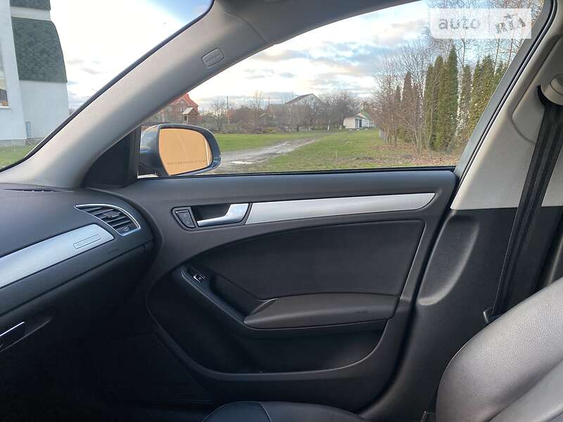 Седан Audi A4 2015 в Василькове