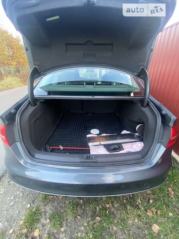 Седан Audi A4 2015 в Василькове