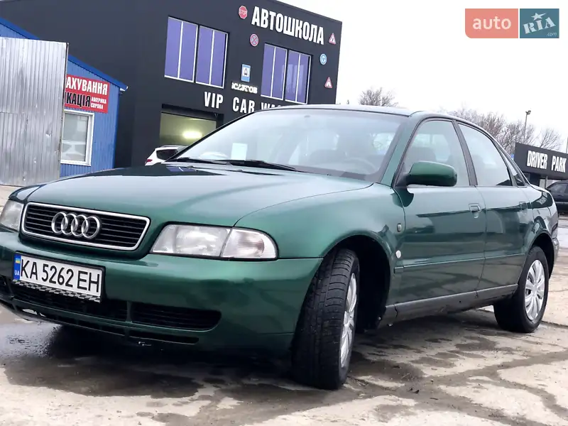 Седан Audi A4 1996 в 
