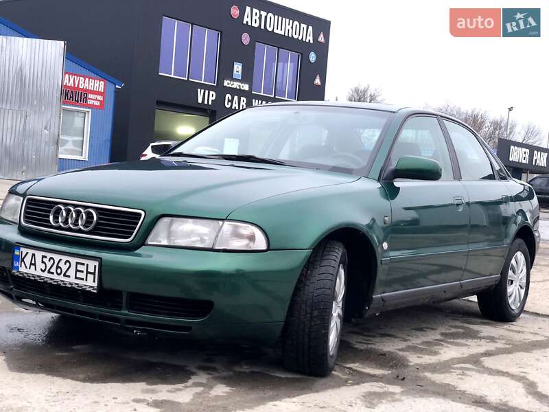 Седан Audi A4 1996 в Києві