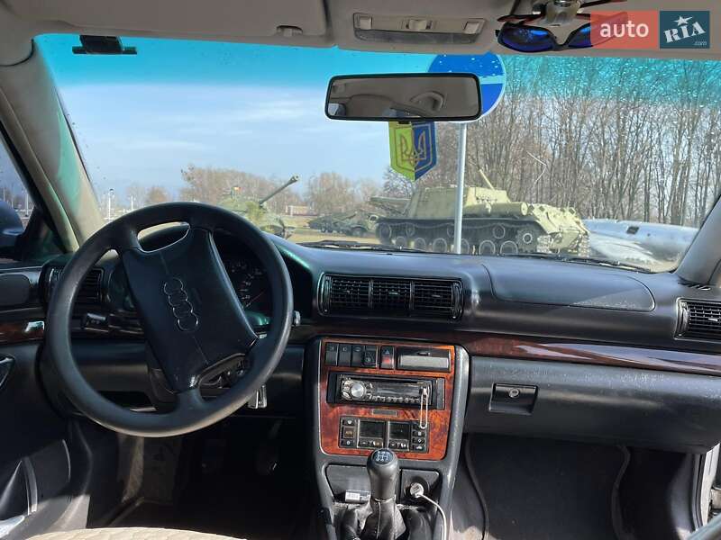 Седан Audi A4 1996 в Переяславі