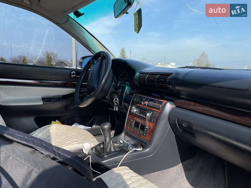Седан Audi A4 1996 в Переяславі