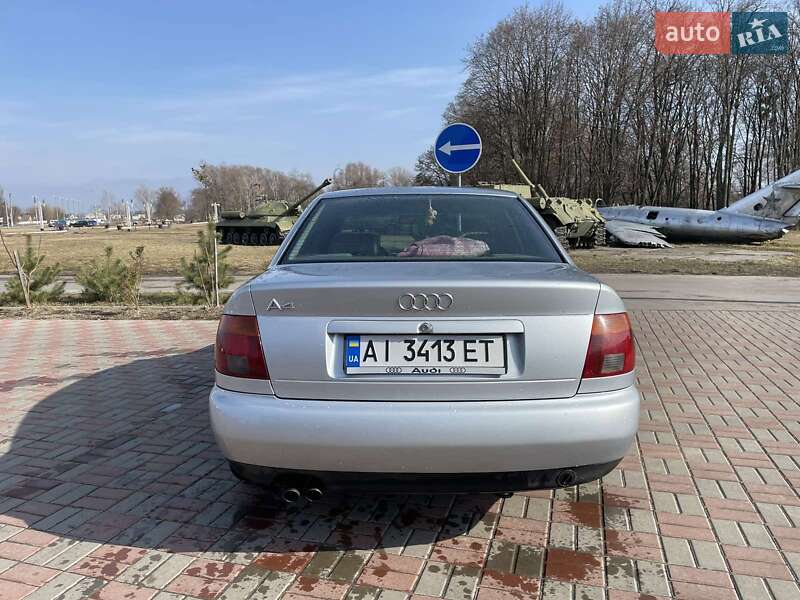 Седан Audi A4 1996 в Переяславі