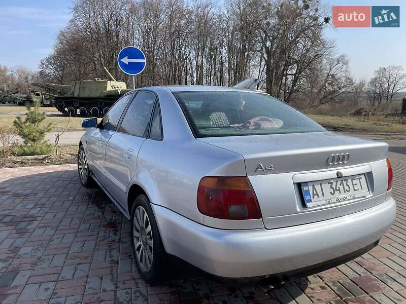 Седан Audi A4 1996 в Переяславі