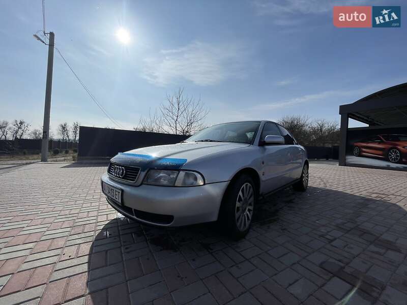 Седан Audi A4 1996 в Переяславі