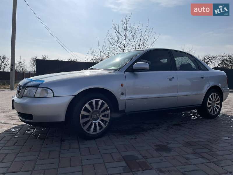 Седан Audi A4 1996 в Переяславі