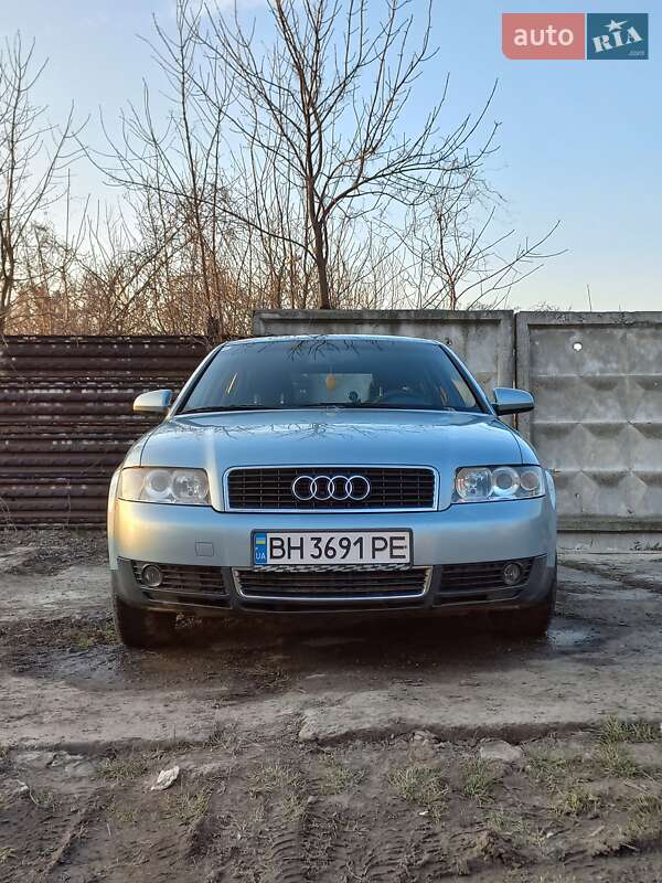 Седан Audi A4 2001 в Подольске