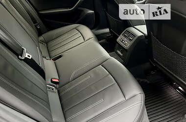 Седан Audi A4 2021 в 