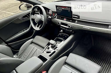 Седан Audi A4 2021 в 