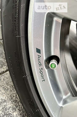 Седан Audi A4 2021 в 