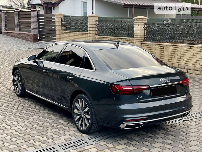 Седан Audi A4 2019 в Хмельницькому